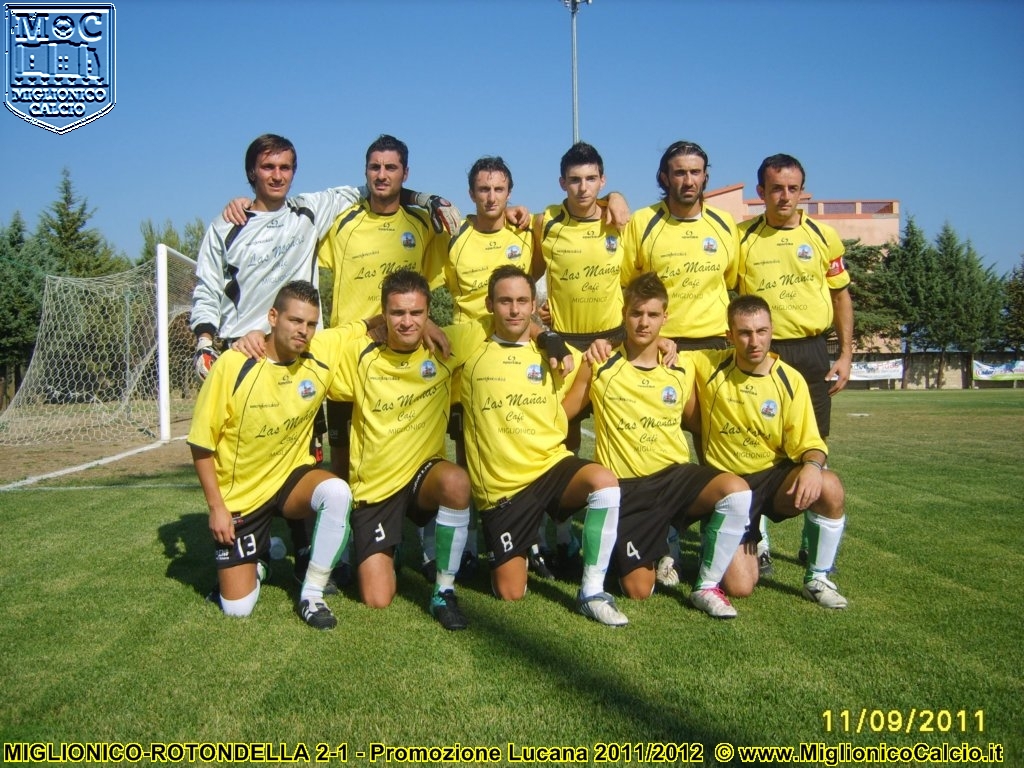 Una formazione del Miglionico Calcio 2011-2012 (Foto: Miglionicocalcio.it)