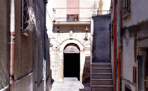 Casa natale di Francesco Stabile (caserma vecchia)