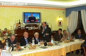Il tavolo della presidenza; parla il Vice Presidente del Consiglio regionale del Piemonte, Roberto Placido