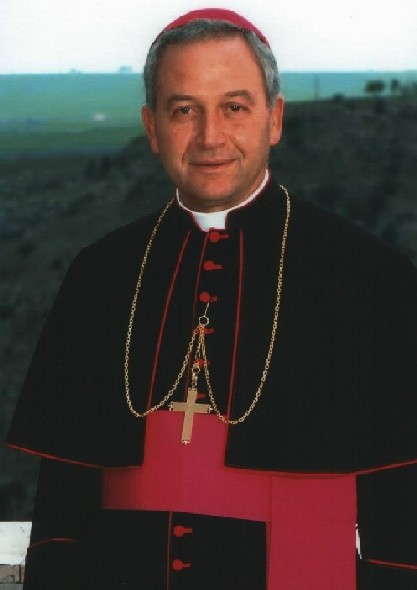 Mons. Salvatore Ligorio (Foto: dal sito www.webdiocesi.chiesacattolica.it)