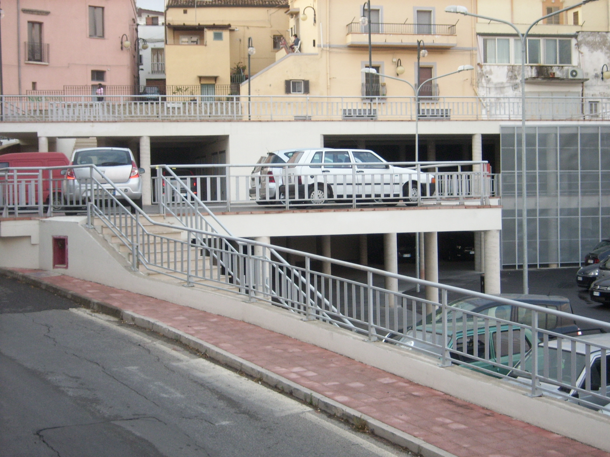 Area parcheggio di Miglionico (Foto: G. Amati)
