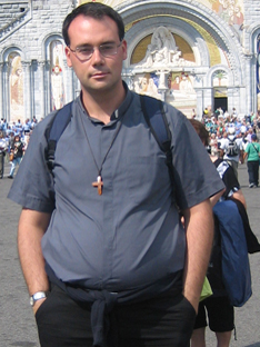 Don David Mannarella, ordinato sacerdote il 28 Giugno 2003, è vicario presso la Parrochia di S. Agnese di Matera 